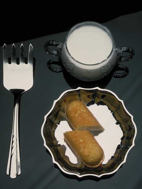 taz�n de leche y bizcochos